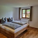 Poppler Mit Aufzug Apartment