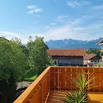 Apartment Poppler Mit Aufzug