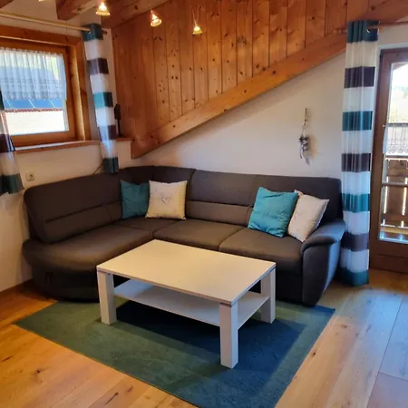 Poppler Mit Aufzug Apartment
