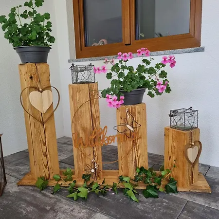 Poppler Mit Aufzug Apartmán *